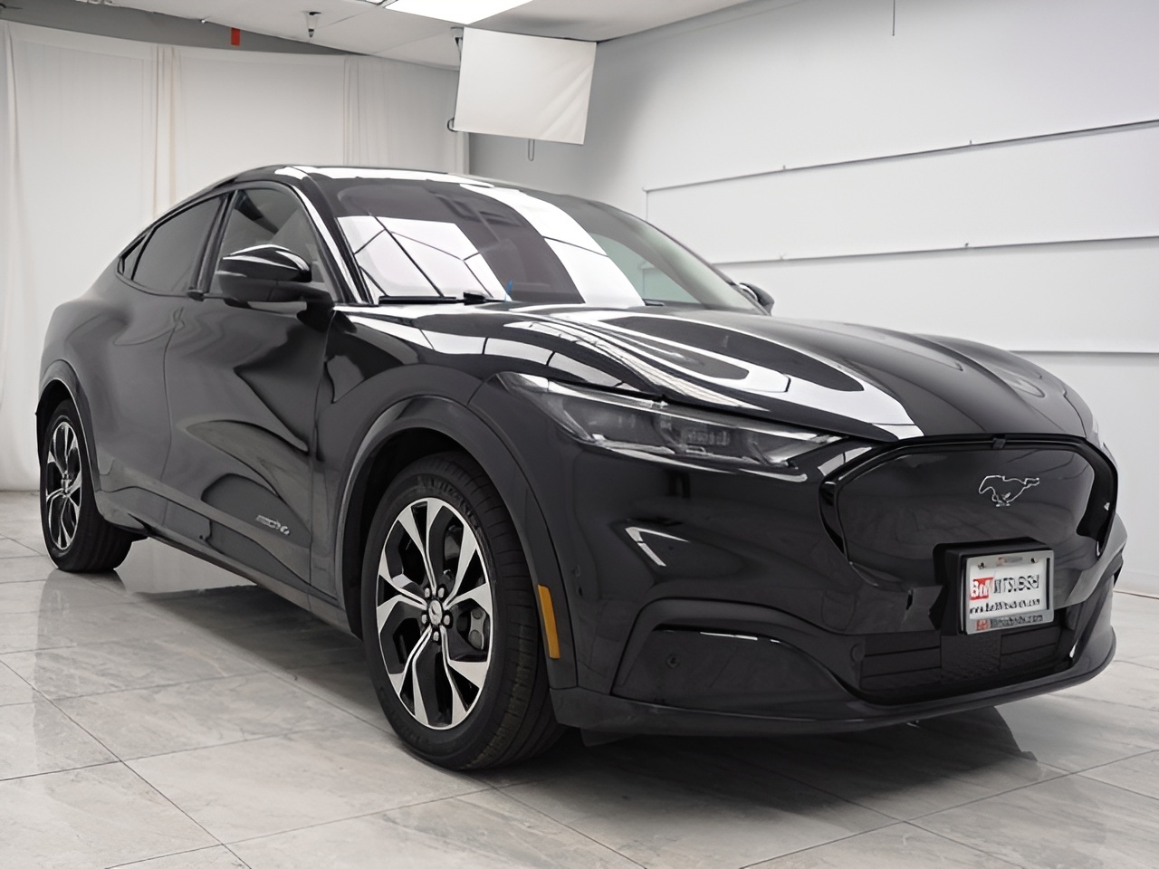 Vehicle image 37 of 40