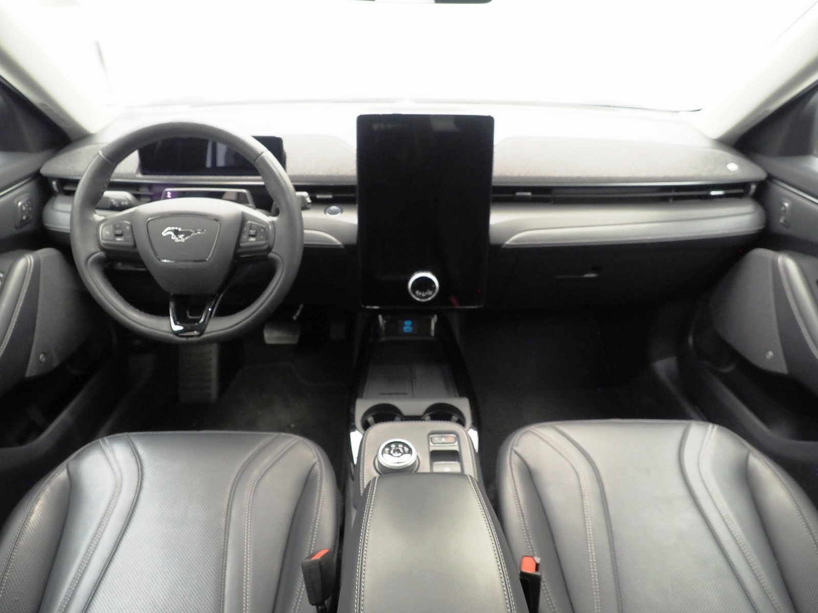 Vehicle image 25 of 40