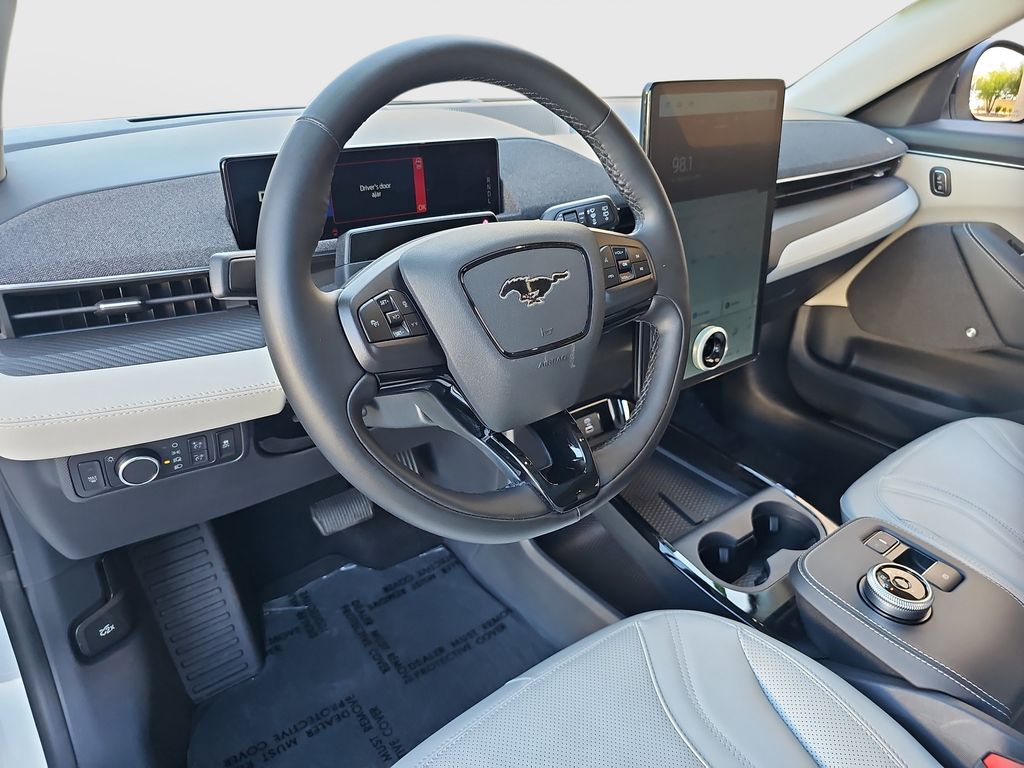 Vehicle image 9 of 25
