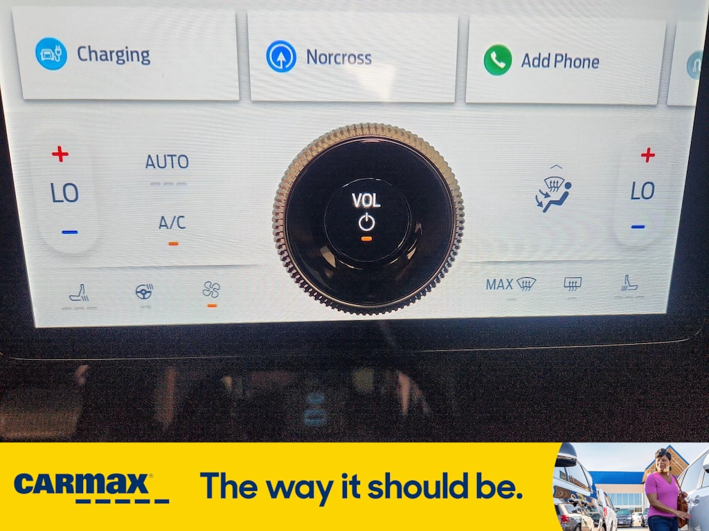 Vehicle image 22 of 29