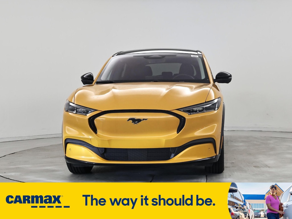 Vehicle image 2 of 29