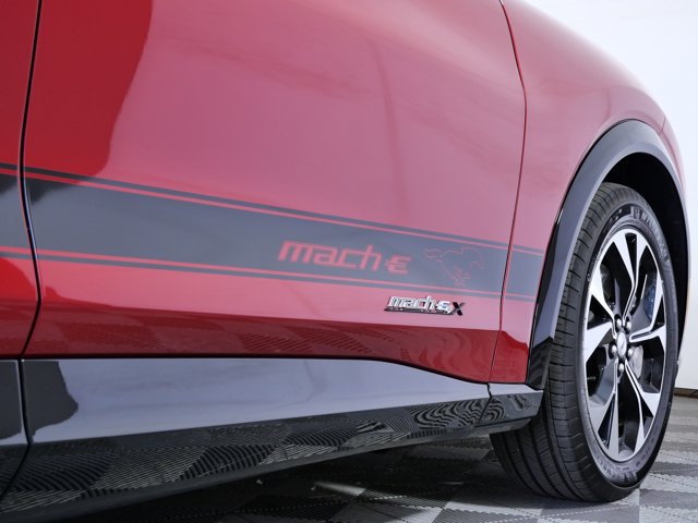 Vehicle image 9 of 28