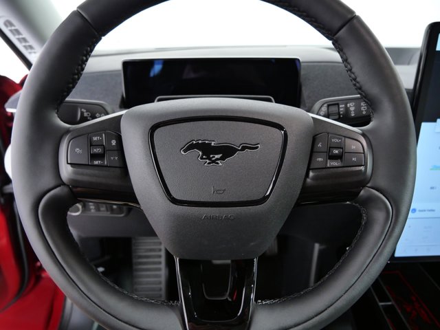 Vehicle image 24 of 28