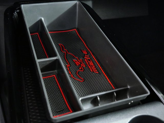Vehicle image 23 of 28