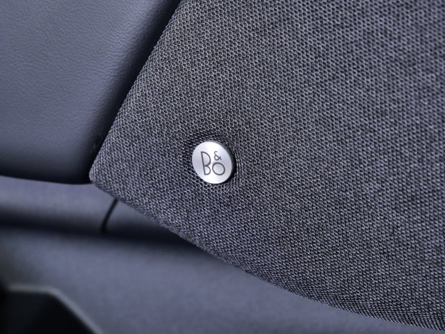 Vehicle image 27 of 28