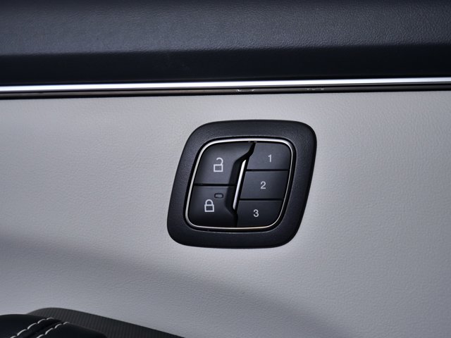 Vehicle image 28 of 28