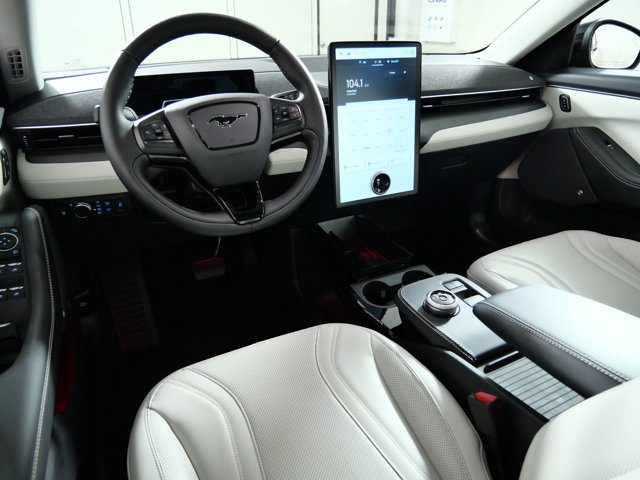 Vehicle image 8 of 28