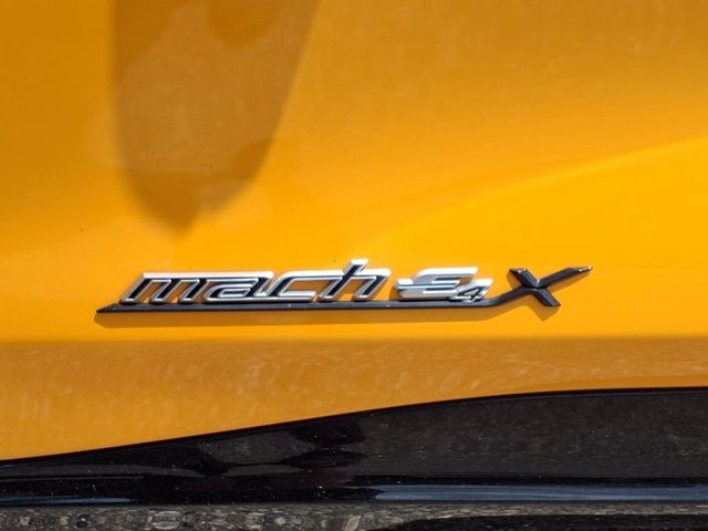 Vehicle image 28 of 31