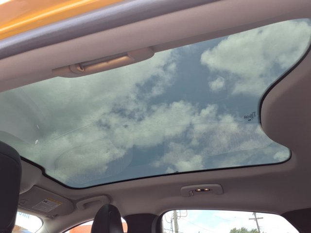 Vehicle image 4 of 31