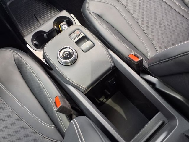 Vehicle image 16 of 31