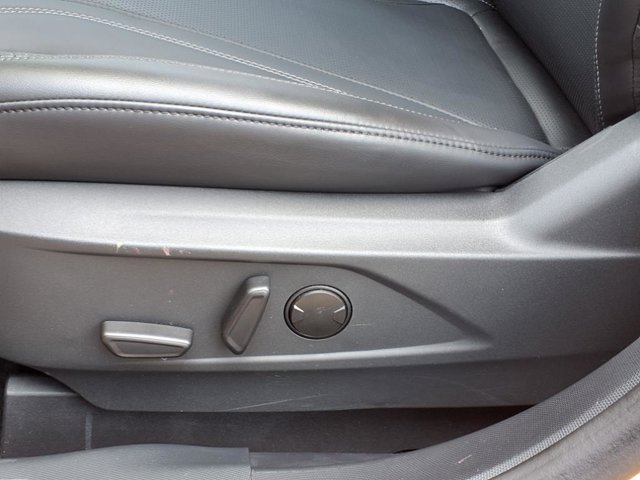 Vehicle image 8 of 31