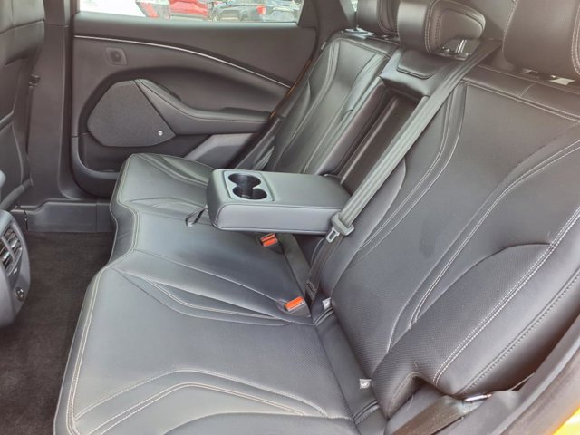 Vehicle image 10 of 31