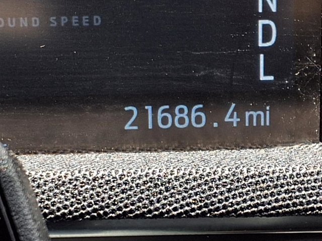 Vehicle image 20 of 31