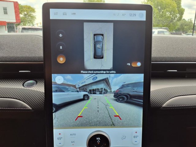 Vehicle image 12 of 31