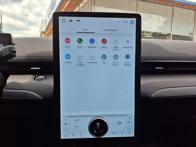 Vehicle image 13 of 31