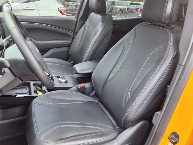 Vehicle image 5 of 31