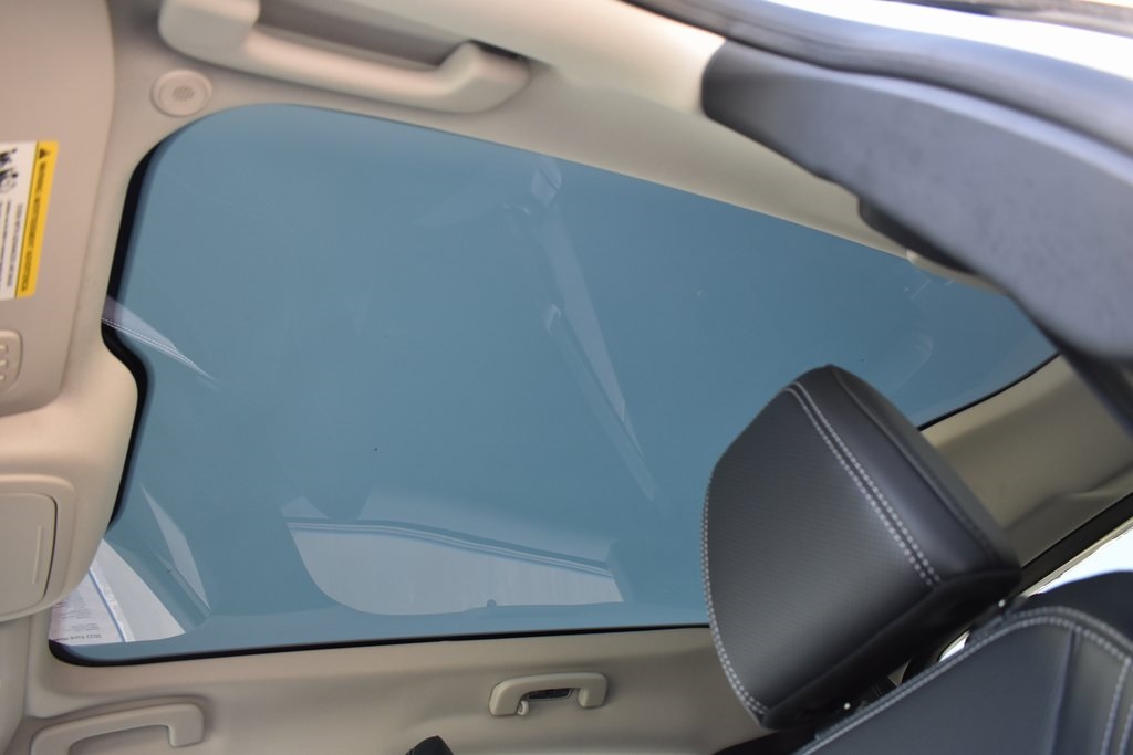Vehicle image 18 of 27