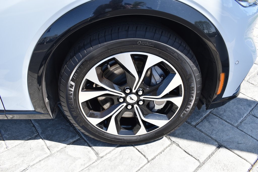 Vehicle image 6 of 27