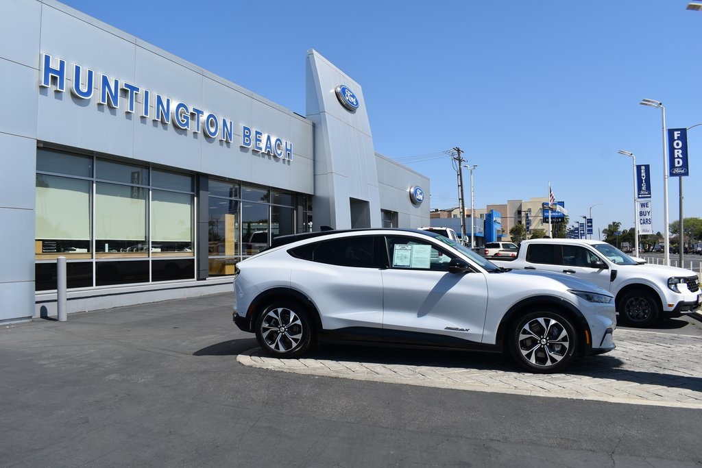 Vehicle image 3 of 27