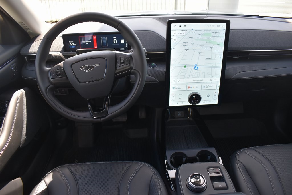 Vehicle image 14 of 27