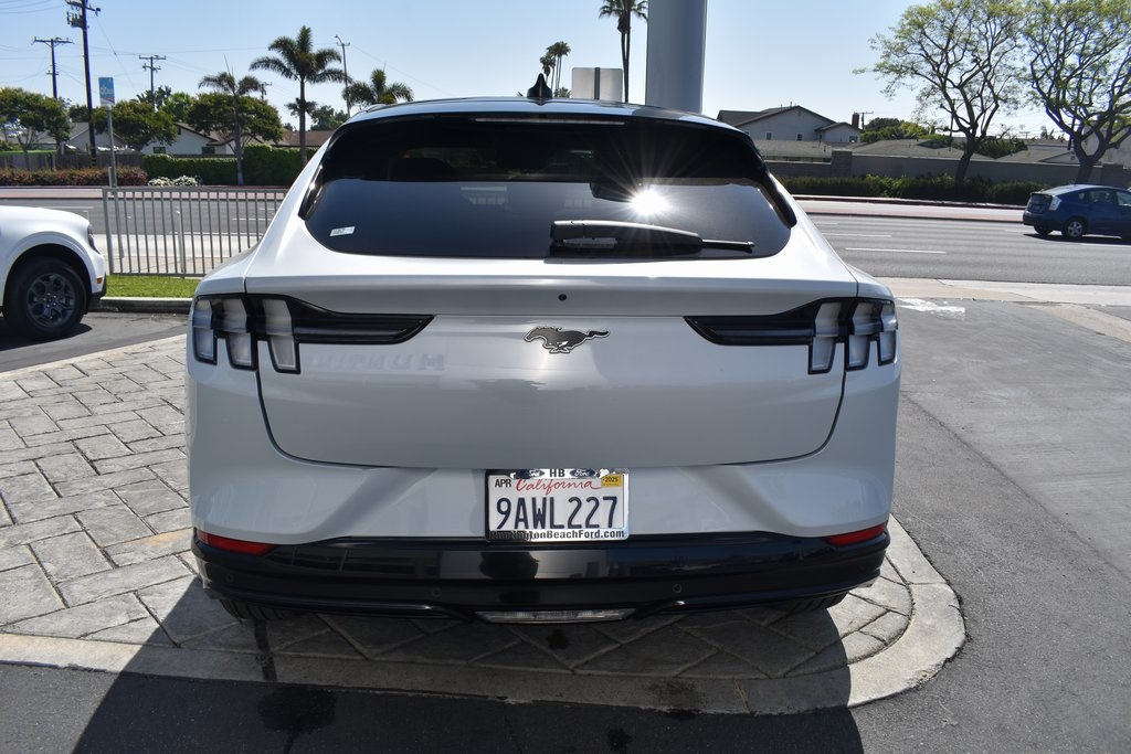Vehicle image 10 of 27