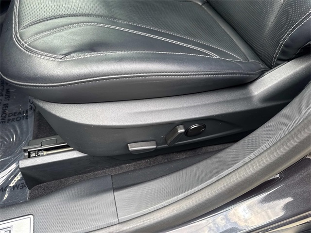 Vehicle image 17 of 29