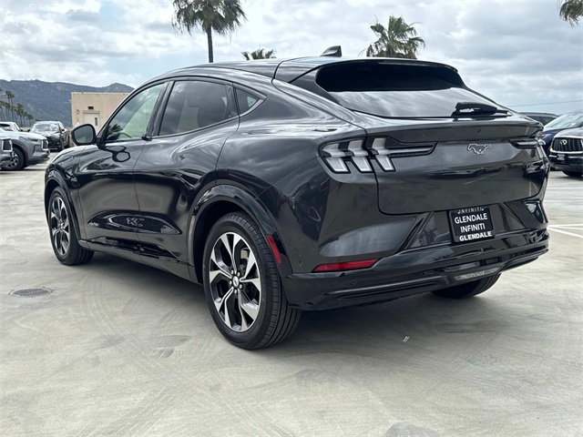 Vehicle image 4 of 29