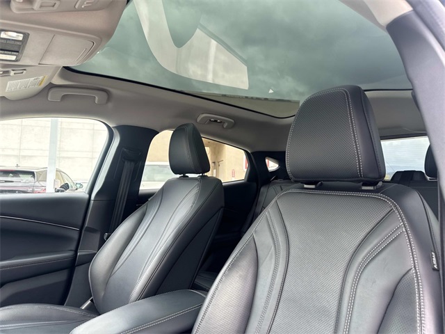 Vehicle image 18 of 29