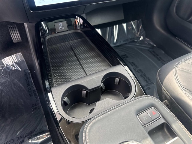 Vehicle image 27 of 29
