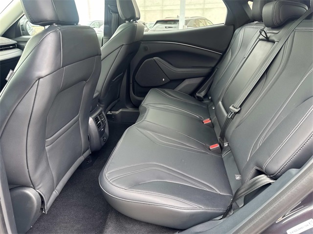 Vehicle image 11 of 29