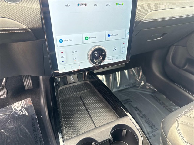 Vehicle image 26 of 29