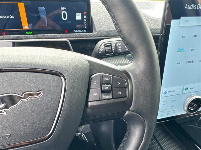 Vehicle image 23 of 29