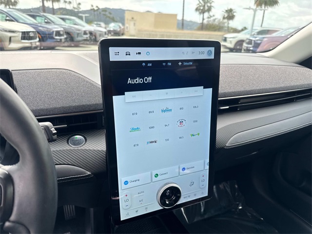 Vehicle image 25 of 29