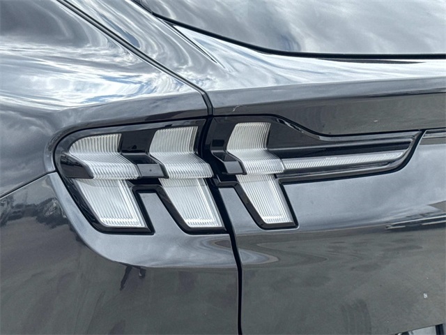 Vehicle image 7 of 29