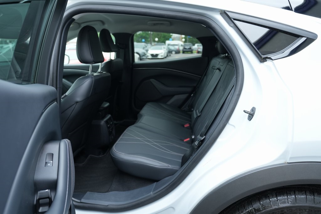 Vehicle image 18 of 53