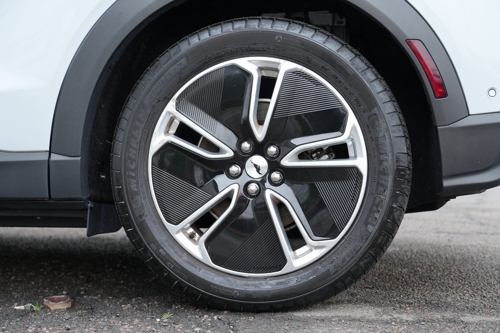 Vehicle image 12 of 53