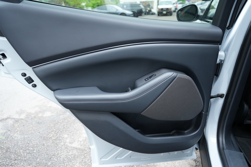 Vehicle image 29 of 53