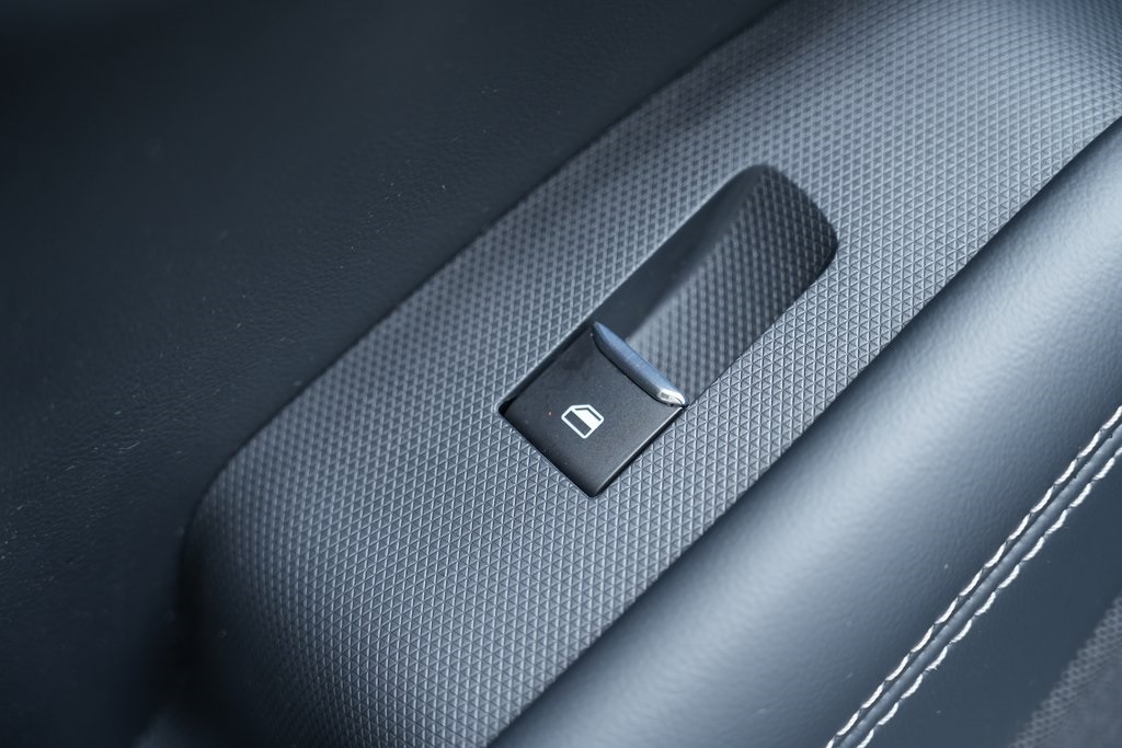 Vehicle image 30 of 53