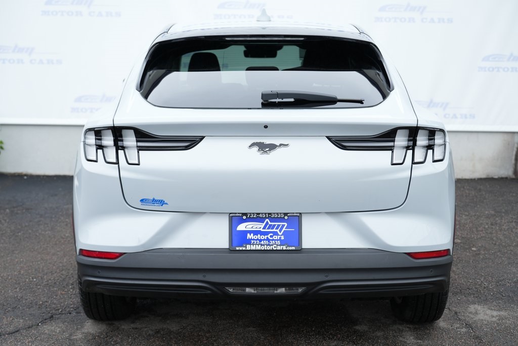 Vehicle image 6 of 53