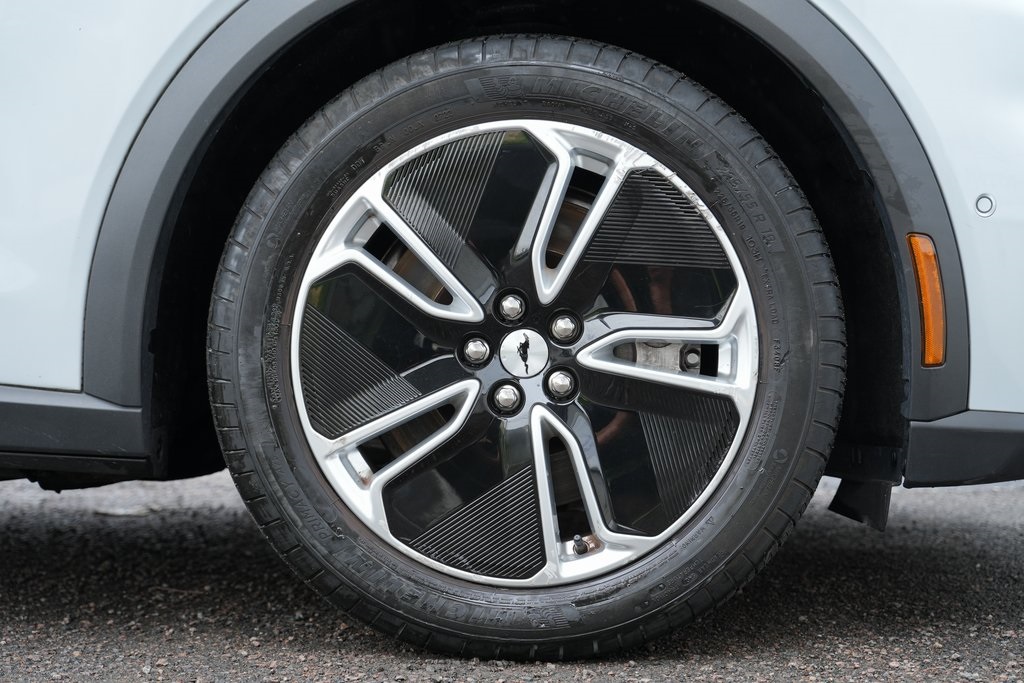 Vehicle image 14 of 53