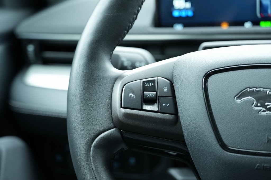Vehicle image 41 of 53