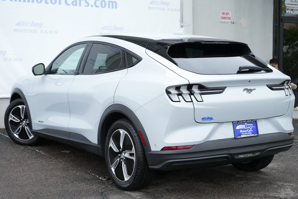 Vehicle image 7 of 53