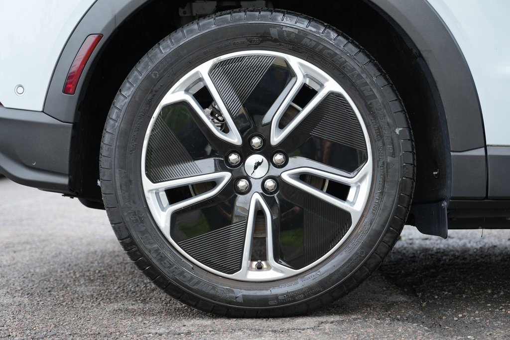 Vehicle image 13 of 53