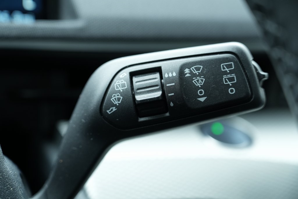 Vehicle image 46 of 53