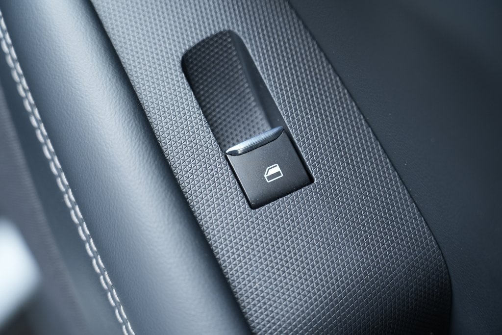 Vehicle image 36 of 53