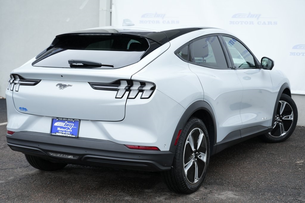 Vehicle image 5 of 53