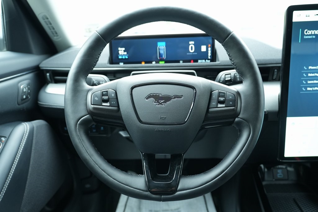 Vehicle image 40 of 53