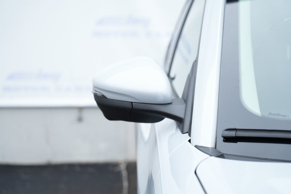 Vehicle image 9 of 53