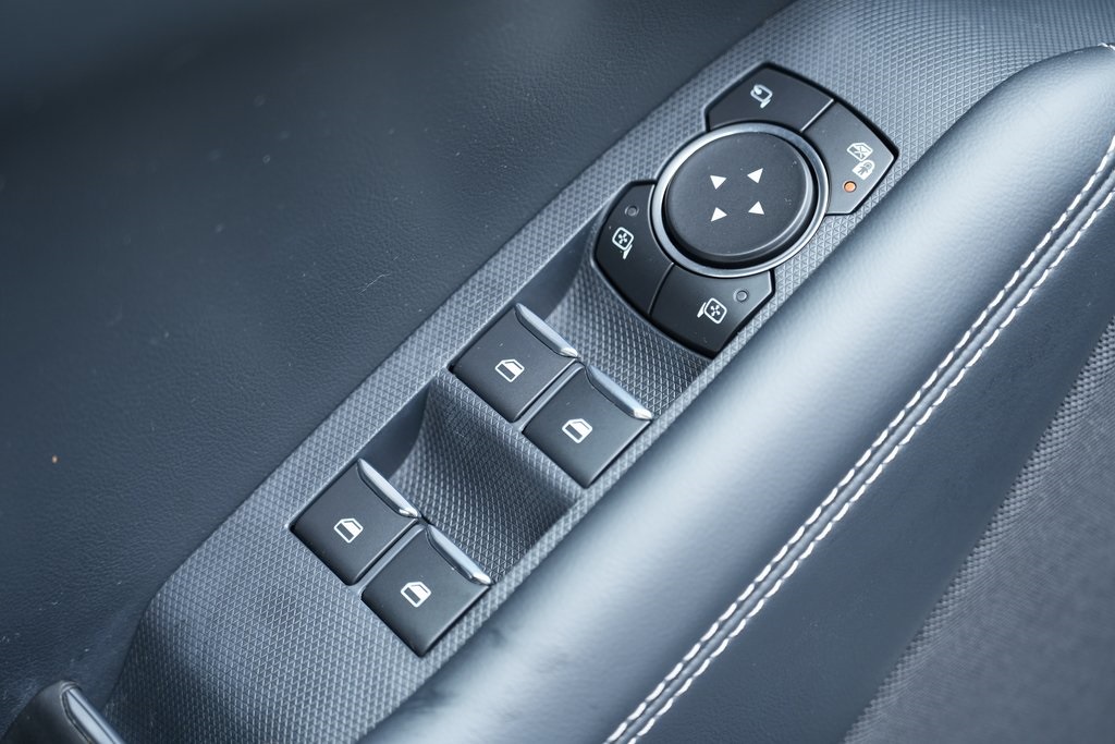 Vehicle image 27 of 53