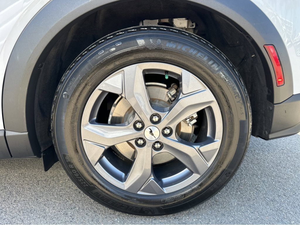 Vehicle image 14 of 43